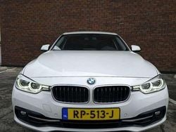 Gebruikt 2018 BMW 318 Sport Line Sedan | € 15.498 (Eerlijke prijs)