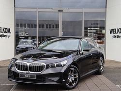 Zwart Nieuw 2024 BMW 530e Sedan | € 76.133 (Super prijs)