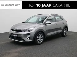 Grijs, metallic lak Gebruikt 2024 Kia Stonic SUV | € 25.400 (Eerlijke prijs)