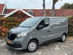 Grijs Gebruikt 2016 Renault Trafic Komfort Van | € 11.250 (Eerlijke prijs)