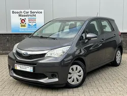 Grijs Gebruikt 2011 Toyota Verso-S Comfort MPV | € 4.949 (Eerlijke prijs)