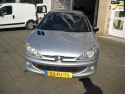 Grijs Gebruikt 2004 Peugeot 206 Quiksilver Hatchback | € 1.950 (Iets duurder)