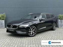 Zwart Gebruikt 2019 Volvo V60 Momentum Stationwagen | € 26.400 (Eerlijke prijs)