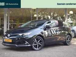 Zwart Gebruikt 2019 Toyota Auris Hybrid Hatchback | € 19.995 (Eerlijke prijs)