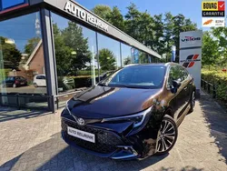 Bruin Gebruikt 2023 Toyota Corolla Hybrid Style Hatchback | € 30.950 (Eerlijke prijs)