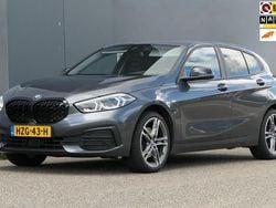 Grijs Gebruikt 2021 BMW 118 Shadowline Hatchback | € 18.440 (Super prijs)
