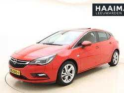 Rood Gebruikt 2017 Opel Astra Innovation Hatchback | € 13.950 (Goede deal)