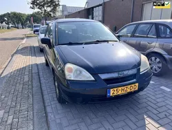 Zwart Gebruikt 2002 Suzuki Liana GLX Hatchback | € 1.490 (Eerlijke prijs)