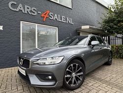 Grijs Gebruikt 2020 Volvo V60 Momentum Stationwagen | € 24.900 (Goede deal)