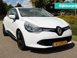 Wit Gebruikt 2013 Renault Clio R.S. Expression Hatchback | € 4.350 (Eerlijke prijs)