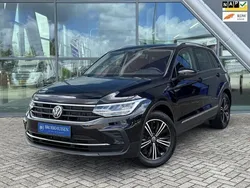 Zwart, metallic lak Gebruikt 2022 VW Tiguan Active SUV | € 25.750 (Goede deal)