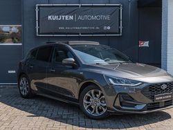 Grijs Gebruikt 2022 Ford Focus ST-Line Hatchback | € 25.995 (Duur)