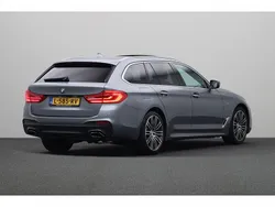 Bluestone metallic (grijs metallic) Gebruikt 2017 BMW 530 Comfort Edition Stationwagen | € 32.880 (Iets duurder)