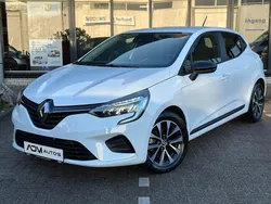 Wit Gebruikt 2023 Renault Clio V Equilibre Hatchback | € 19.950 (Goede deal)