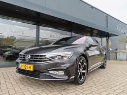 Grijs Gebruikt 2020 VW Passat Elegance Sedan | € 24.950 (Iets duurder)