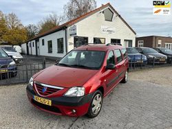 Rood Gebruikt 2008 Dacia Logan MCV Lauréate MPV | € 1.299