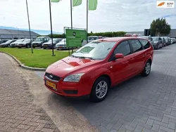 Rood Gebruikt 2007 Ford Focus Trend Stationwagen | € 1.799 (Iets duurder)
