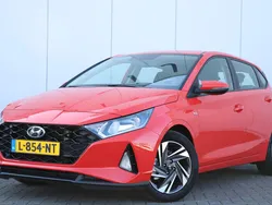 Rood Gebruikt 2021 Hyundai i20 Comfort Hatchback | € 15.750 (Eerlijke prijs)