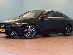 Zwart Gebruikt 2024 Mercedes CLA180 Luxury Sedan | € 36.900
