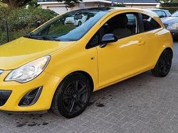 Geel Gebruikt 2012 Opel Corsa Edition Hatchback | € 2.799 (Eerlijke prijs)