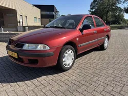 Rood Gebruikt 2001 Mitsubishi Carisma Hatchback | € 1.245