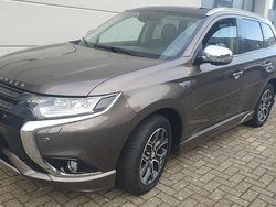 Bruin Gebruikt 2015 Mitsubishi Outlander P-HEV Instyle SUV | € 13.999 (Goede deal)