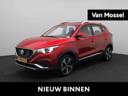 Rood Gebruikt 2020 MG ZS Luxury Sedan | € 14.995 (Eerlijke prijs)