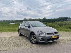 Grijs Gebruikt 2016 VW Golf VII Hatchback | € 13.000 (Eerlijke prijs)