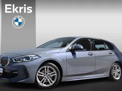 Grijs Gebruikt 2022 BMW 118 Basis Hatchback | € 29.900 (Eerlijke prijs)