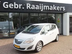 Wit, metallic lak Gebruikt 2012 Opel Meriva Cosmo MPV | € 2.900 (Duur)
