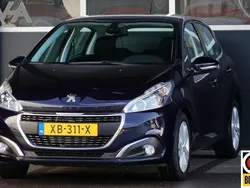 Blauw Gebruikt 2018 Peugeot 208 Signature Sky Hatchback | € 9.950 (Eerlijke prijs)