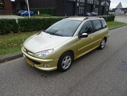 Geel Gebruikt 2003 Peugeot 206 Stationwagen | € 895 (Eerlijke prijs)