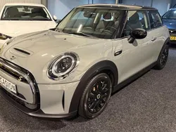 Grijs Gebruikt 2022 Mini Cooper SE Hatchback | € 20.250 (Eerlijke prijs)