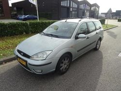 Groen Gebruikt 2004 Ford Focus Futura Stationwagen | € 595 (Goede deal)