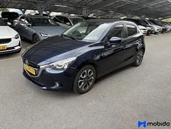 Blauw Gebruikt 2015 Mazda 2 Hatchback | € 7.650 (Goede deal)