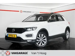 Wit, metallic lak Gebruikt 2019 VW T-Roc Business SUV | € 21.944 (Eerlijke prijs)