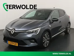 Grijs Gebruikt 2021 Renault Clio V Initiale Paris Hatchback | € 17.795