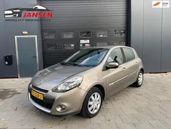 Bruin Gebruikt 2009 Renault Clio II Expression Hatchback | € 1.849 (Goede deal)