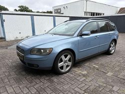 Blauw Gebruikt 2004 Volvo V50 Momentum Stationwagen | € 999 (Iets duurder)