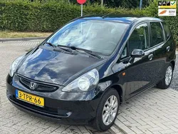 Zwart Gebruikt 2004 Honda Jazz LS Hatchback | € 2.299 (Eerlijke prijs)