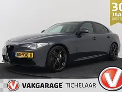 Grijs Gebruikt 2017 Alfa Romeo Giulia Super Sedan | € 24.699 (Iets duurder)