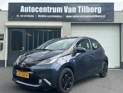 Blauw Gebruikt 2016 Toyota Aygo X-play Hatchback | € 7.995 (Eerlijke prijs)