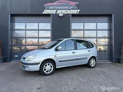 Grijs Gebruikt 2000 Renault Scénic MPV | € 950 (Eerlijke prijs)