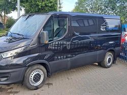 Zwart Gebruikt 2022 Iveco Daily Sedan | € 35.500