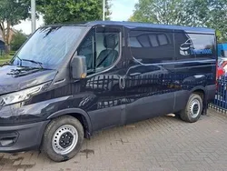 Zwart Gebruikt 2022 Iveco Daily Sedan | € 35.500