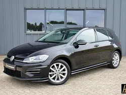 Zwart Gebruikt 2017 VW Golf VII Highline Hatchback | € 18.450 (Eerlijke prijs)