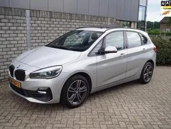 Grijs Gebruikt 2018 BMW 220 Executive Stationwagen | € 21.850 (Eerlijke prijs)