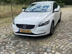Wit Gebruikt 2014 Volvo V40 Momentum Stationwagen | € 7.750 (Eerlijke prijs)
