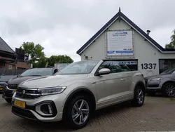 Grijs, metallic lak Gebruikt 2023 VW T-Roc Cabriolet R-line Cabriolet | € 35.899 (Super prijs)
