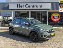 Grijs Gebruikt 2024 Dacia Sandero Extreme Hatchback | € 21.700 (Iets duurder)